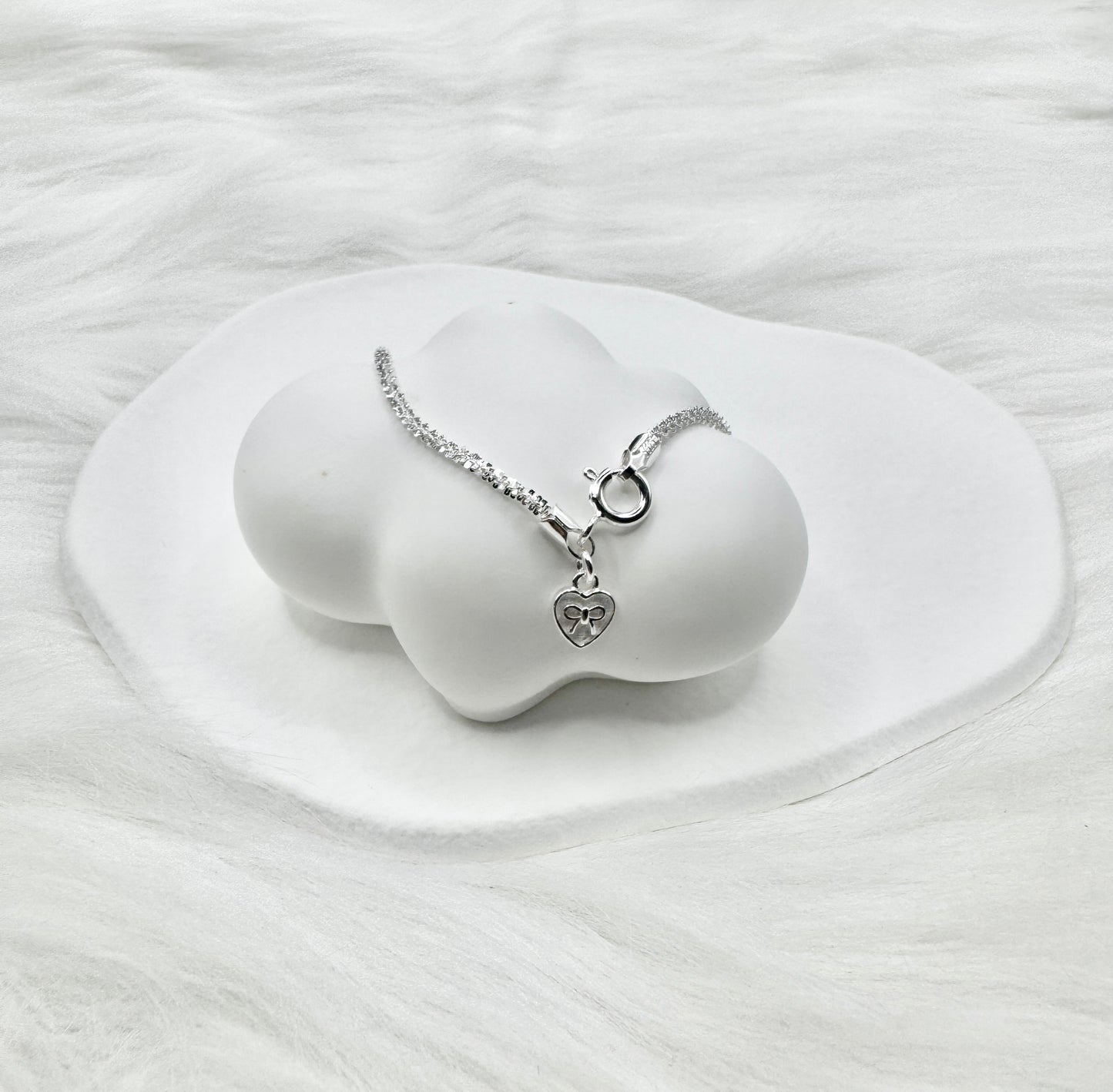 Elysia Bow Bracelet