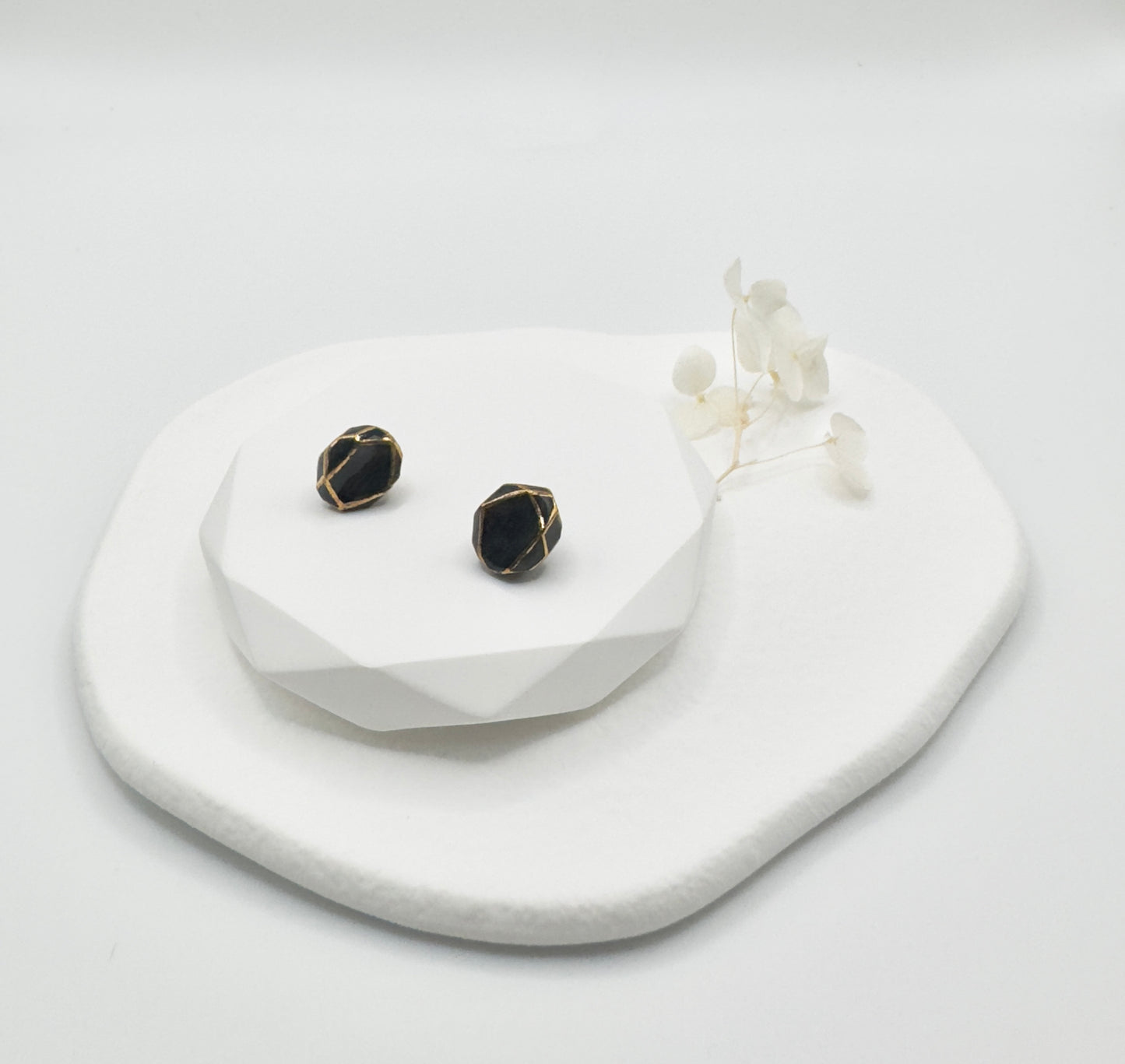 Button Porcelain Earrings - Black